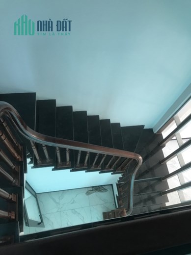 Bán nhà 38m2 x 5T, phố Nguyễn Lương Bằng, Đống Đa, ngõ thông, 5 phút lên Hồ Tây, Hồ Hoàn Kiếm, chỉ
