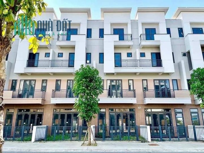 Cần bán shophouse Centa- Vsip 4 tầng 75m2 kinh doanh cho thuê được ngay