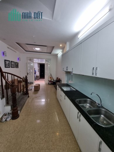 Bán nhà riêng phố Nguyễn Lương Bằng, DT 35m2 5 tầng, MT4m ô tô cách 20m, giá 4.2 tỷ
