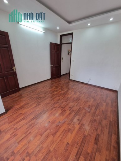 Bán nhà khu gò Đống Đa 38m2 x 5 tầng, mt 4m, 3 gác phóng vù vù, 2 thoáng, nhà mới ở ngay, nhỉnh 4,5