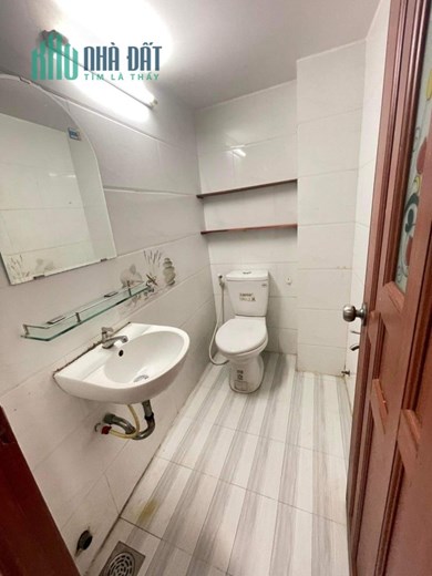 HÀNG QUÁ NGỘP-TT QUẬN 10-SƯ VẠN HẠNH-4TẦNG HẺM 5M-Gần Mặt Tiền-Hơn 5Tỷ