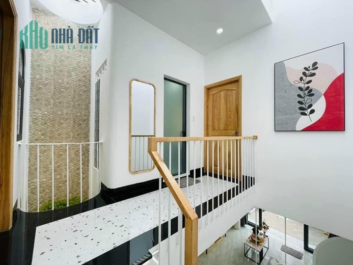Ngộp ngân hàng! Bán Nhà ngang 5 m giá 7,5 tỷ, T 3 lầu mới chắc chắn Đ.Nguyễn Xí gần Trung Tâm Bình
