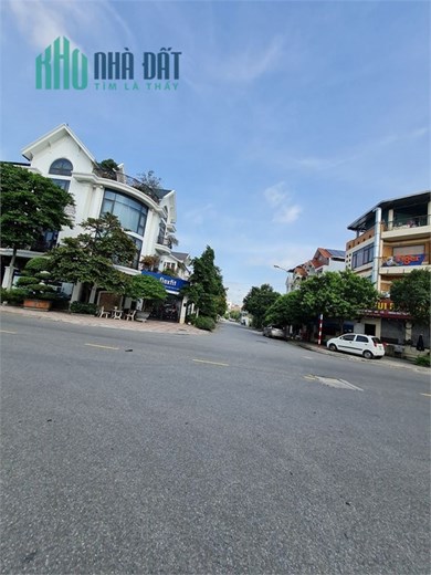 Lần đầu tiên có mặt trên thị trường. Lô góc 60m2, đương 12m tại Trâu Quỳ, Gia Lâm. Lh 0989894845.