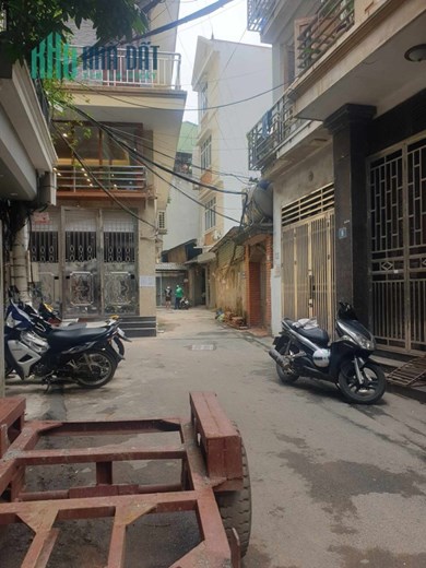 tôi cần bán nhà riêng tại phú đô, nam từ liêm 40m,4tầng , mt4m, ô tô đỗ