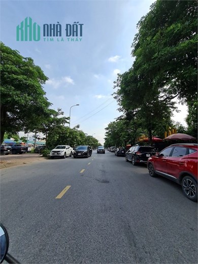 Lần đầu tiên có mặt trên thị trường. Lô góc 60m2, đương 12m tại Trâu Quỳ, Gia Lâm. Lh 0989894845.