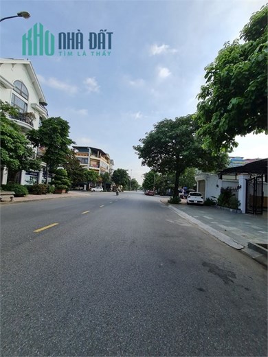 Lần đầu tiên có mặt trên thị trường. Lô góc 60m2, đương 12m tại Trâu Quỳ, Gia Lâm. Lh 0989894845.