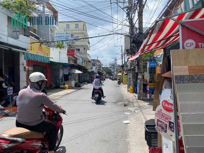 đối diện nguyễn sơn tân phú. sổ vuông đẹp,ngang lớn 4.3m