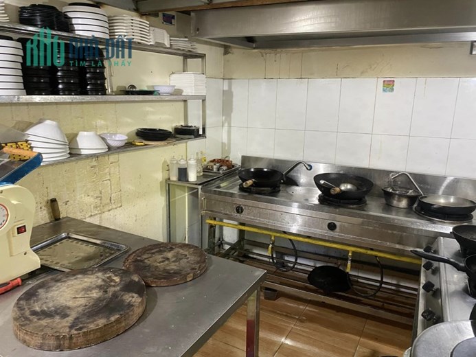 CẦN SANG NHƯỢNG LẠI CỬA HÀNG Địa chỉ: ngã ba Lê Văn Hiến, 38 Đức Thắng