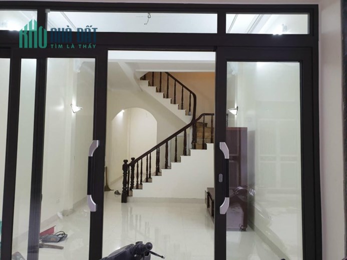 Giảm 500 triệu, bán nhà ngõ Hoàng Văn Thái oto tránh, vào nhà nhà 41m² nhà 4 tầng giá chào 6 tỷ
