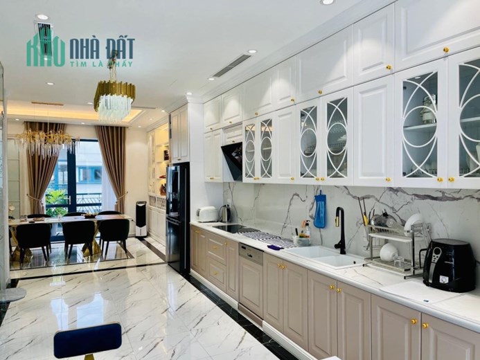 Bán nhà riêng Vương Thừa Vũ Khương Trung Thanh Xuân 18 tỷ diện tích 140m2