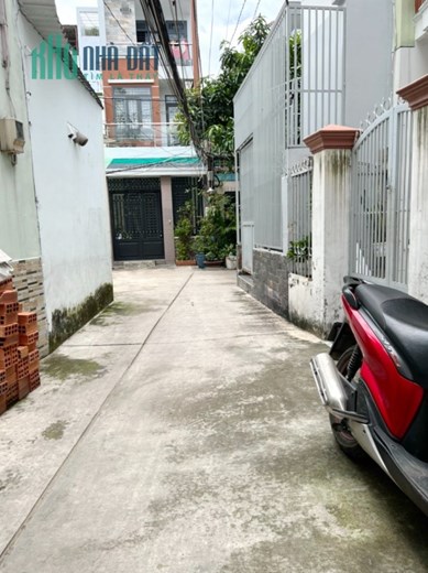 Căn góc 3 tầng sát hẻm xe hơi đường Liên Tỉnh 5 (Quốc Lộ 50) P5Q8