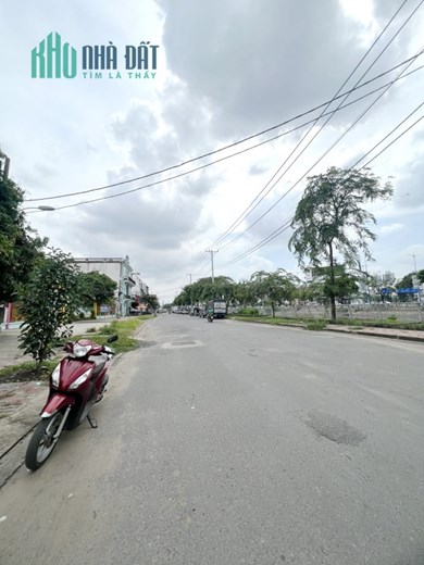 Nhà 4 tầng MT Bến Bình Đông, P11Q8 4.2x13.6m giá 10.8 tỷ TL