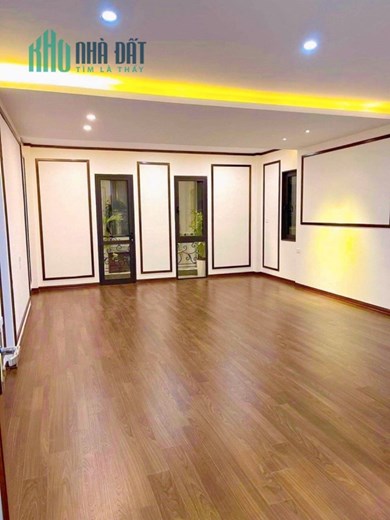 Siêu phẩm Nguyễn Văn Cừ, lô góc 2 mặt đường ô tô, thang máy, 55m2 x 5T, MT 5m, nhỉnh 12 tỷ