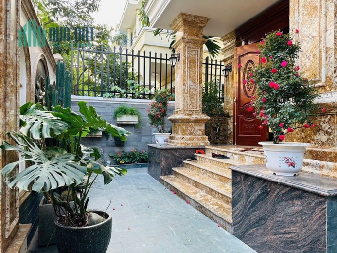 BÁN BIỆT THỰ MẶT PHỐ TRẦN HƯNG ĐẠO - HOÀN KIẾM: DIỆN TÍCH 750M2 - MẶT TIỀN 21M - GIÁ BÁN NHANH