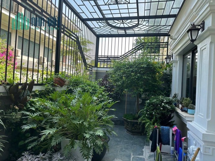 BÁN BIỆT THỰ MẶT PHỐ TRẦN HƯNG ĐẠO - HOÀN KIẾM: DIỆN TÍCH 750M2 - MẶT TIỀN 21M - GIÁ BÁN NHANH