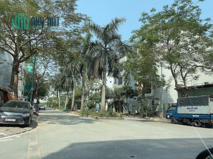 BÁN ĐẤT LÔ GÓC MẶT PHỐ THUỘC QUẬN CẦU GIẤY CÓ 102: DIỆN TÍCH 3343M2 - MẶT TIỀN 50M - GIÁ THANH LÝ