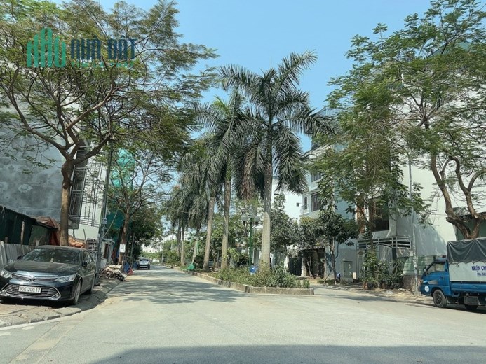 BÁN ĐẤT LÔ GÓC MẶT PHỐ THUỘC QUẬN CẦU GIẤY CÓ 102: DIỆN TÍCH 3343M2 - MẶT TIỀN 50M - GIÁ THANH LÝ