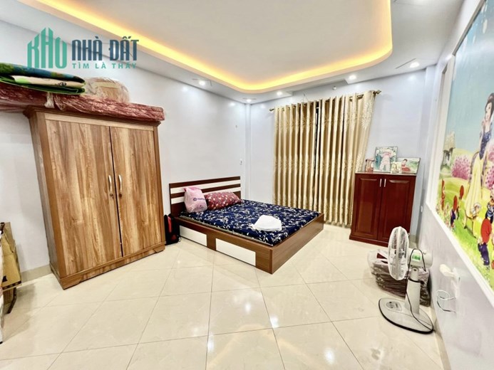 Bán nhà phố Tân Mai, Hoàng Mai 37m2, 5 tầng, giá 3,1 tỷ