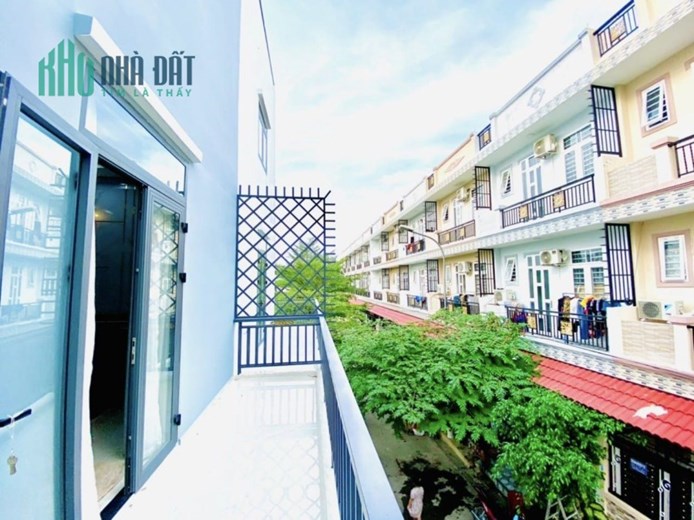 Cách mặt tiền đường Huỳnh tấn phát 70m - 4 tầng- 2 mặt tiền đường 6m – TT Nhà Bè