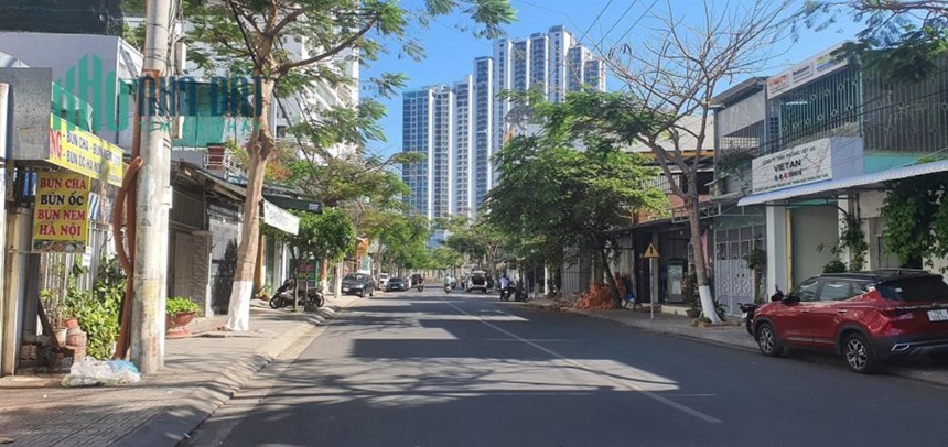 Bán lô 2 mặt tiền Dương Hiến Quyền,Nha Trang. Ví trị gần biển. Phù hợp kinh doanh khách sạn