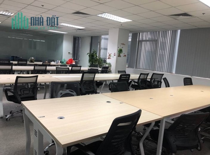 Gấp! Cho thuê văn phòng 178m2 full nội thất tòa Hoàng Linh, Duy Tân, Cầu Giấy