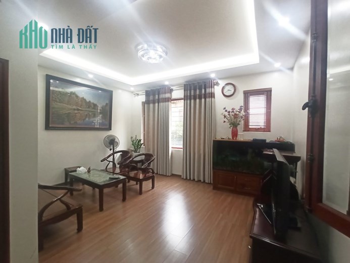 Nhà Vip Ngọc Thụy Long Biên-5 tầng-70m2-Mt5m-Gara ôtô 7 chỗ-Thang Máy-Giá 9 tỷ