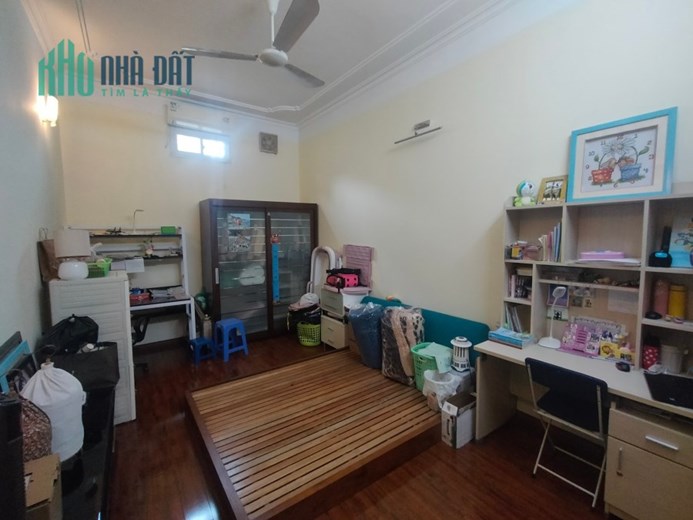 Bán nhà Phương Mai 45m Ô tô đỗ cửa - Ngõ thông Kinh doanh - Giá hạ