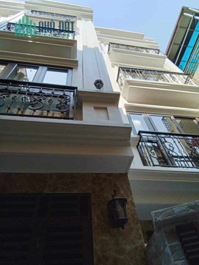 Nhà Dân xây-ô tô 7 chỗ để trong nhà-ô chờ thang máy-Hồ Tai Trâu-Long Biên-Nhỉnh 7 tỷ.
