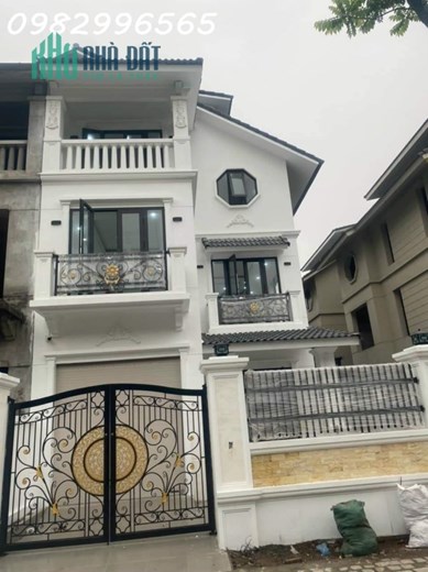 Bán nhanh căn biệt thự 180m2. Giá chỉ 10,8 tỷ.