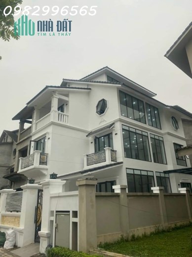 Bán nhanh căn biệt thự 180m2. Giá chỉ 10,8 tỷ.
