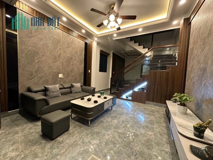 Bán nhà ngõ 250 Thiên Lôi, 41m 3.5 tầng, ngõ ô,tô GIÁ  tỉ  xây độc lập