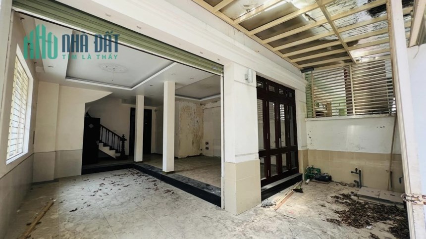105MX4T NGUYỄN CƠ THẠCH KINH DOANH CĂN GÓC 3 Ô TÔ TRÁNH