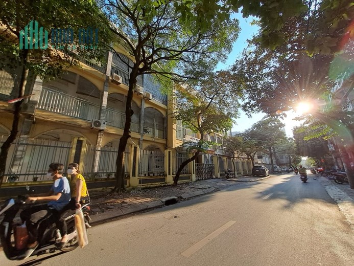 CHÍNH CHỦ CẦN BÁN GẤP LÔ SIÊU HIẾM MẶT PHỐ NGUYỄN VIẾT XUÂN, 2 MẶT THOÁNG, VIEW HỒ ĐẦM KHÊ, KINH