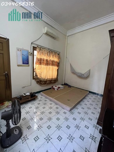 Bán nhà 3 tầng phố Long Biên, 30m2 xây 3 tầng, giá 3.1 tỷ