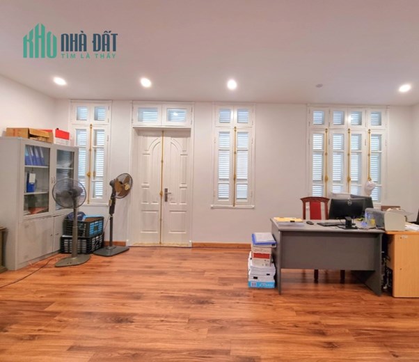 Bán nhà Cầu Giấy, Dt 290m, nhà 5 tầng, Mt32m, giá hơn 80 tỷ.