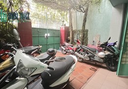 QUẬN 5, NGUYỄN TRÃI, HẺM XE HƠI TRÁNH, NHÀ CŨ, SÁT MẶT TIỀN, 120m2 giá 25 tỷ