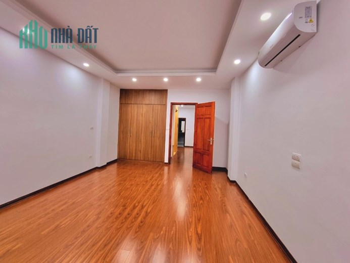 Bán nhà Phố Trần Cung, Dt 60m, nhà 6 tầng giá trên 10 tỷ.