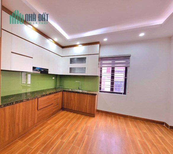 Bán nhà Phố Trần Cung, Dt 60m, nhà 6 tầng giá trên 10 tỷ.
