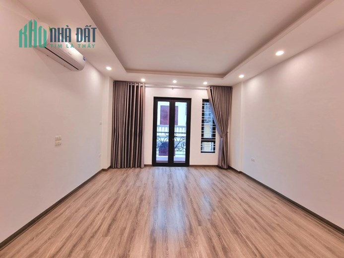 Bán nhà Phố Trần Cung, Dt 60m, nhà 6 tầng giá trên 10 tỷ.