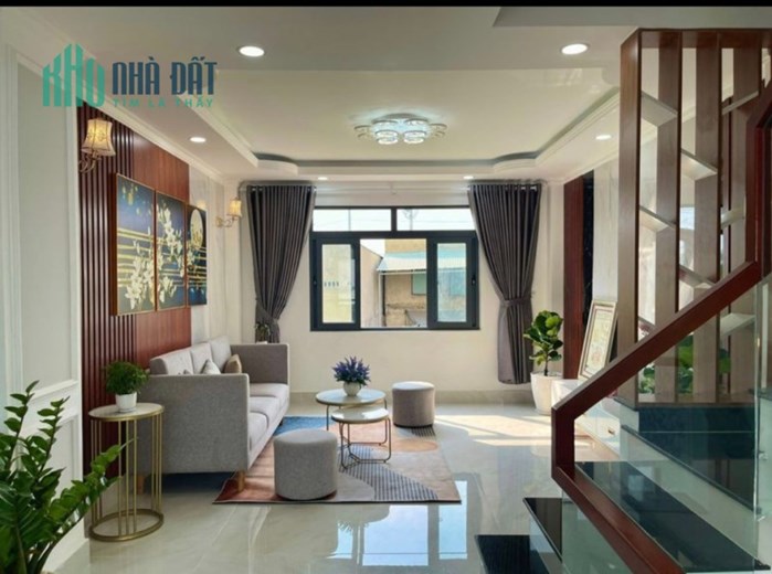 siêu phẩm ôtô chờ thang máy trung tâm quận Hai Bà Trưng