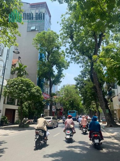 siêu phẩm ôtô chờ thang máy trung tâm quận Hai Bà Trưng