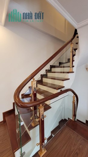 Bán ngôi nhà 82m2 6 ngủ phố Ngọc Thụy, Long Biên Thang máy Gara Ô tô XỊN 8.3 Tỷ