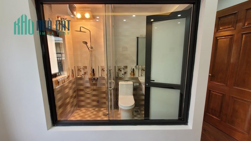 Bán căn nhà 44m2 phố Bồ Đề, Long Biên Thang máy Gara Ô tô đua 6 phòng ngủ 6.2 Tỷ