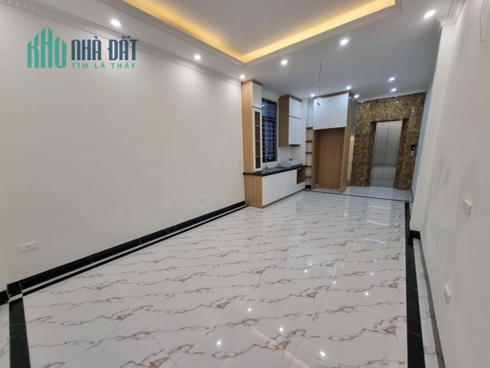 Bán nhà 81m2 6 ngủ phố Ngọc Thụy, Long Biên Thang máy Gara Ô tô XỊN 8.2 Tỷ