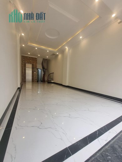 Bán ngôi nhà 83m2 6 ngủ phố Ngọc Thụy, Long Biên Thang máy Nhập Gara Ô tô 8.1 Tỷ