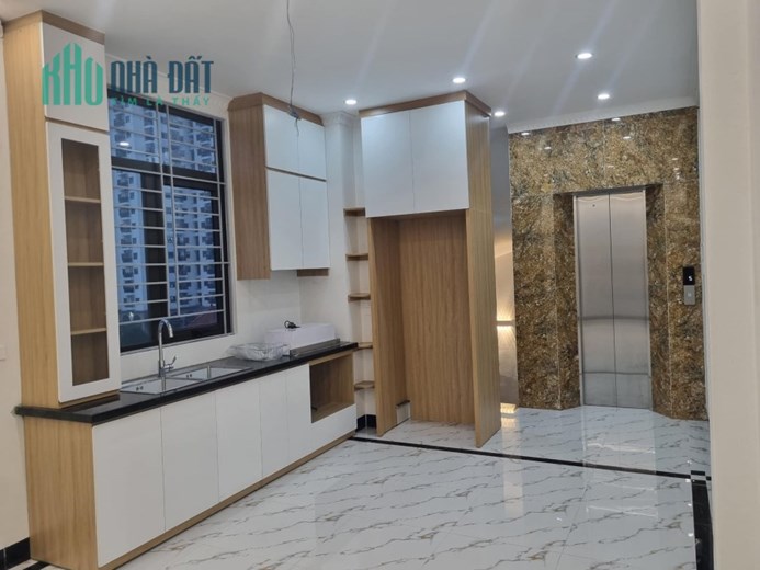 Bán ngôi nhà 85m2 6 ngủ phố Ngọc Thụy, Long Biên Thang máy XỊN Gara Ô tô 7 chỗ 8.4 Tỷ