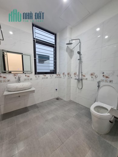 Bán căn nhà 83m2 6 tầng phố Ngọc Thụy, Long Biên Thang máy XỊN Gara Ô tô 8.4 Tỷ