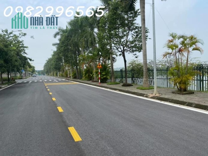 Bán nhanh biệt thự đơn lập 300m2 tại Sunny Garden City, Hà Nội. Giá rẻ