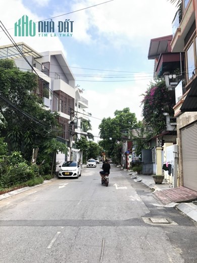 Bán nhà Thanh Am cực đẹp, Lô góc, ô tô, 95 m2, 4T, nhĩnh 8 tỷ.