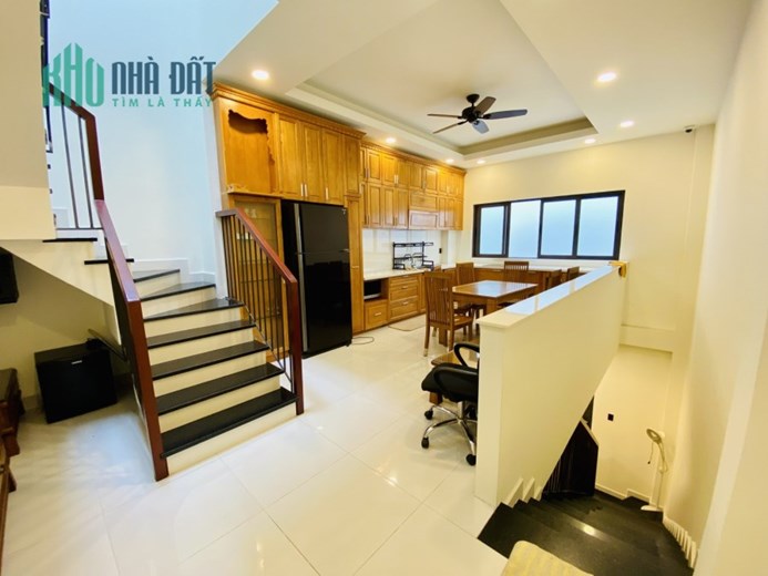 Bán nhà PHƯỜNG PHÚ TRUNG, Quận Tân Phú, 80M2(4.5x18), 3 TẦNG, CHỈ 7.4 TỶ